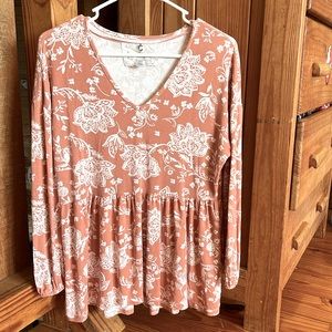 Cupio Small Floral Patter 3/4 sleeve shirt. Dark Orange & White